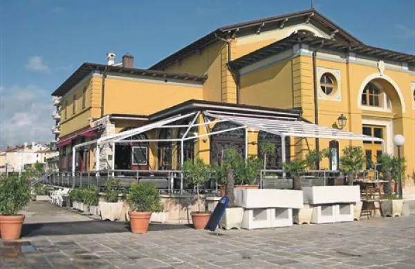  Najemnik Cafe Teatra ima dva tedna časa, da plača dolg. Če ga ne bo, Avditorij napoveduje deložacijo.