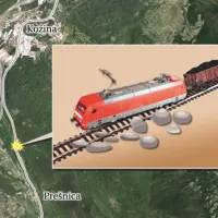 Plaz se je utrgal med Prešnico in postajo Hrpelje-Kozina