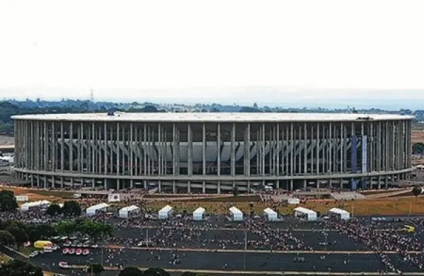 V prvem delu prodaje vstopnic za ogled nogometnega svetovnega prvenstva 2014 v Braziliji so prireditelji že dobili povpraševanje za preko 4,5 milijona vstopnic
