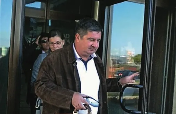 Tožilstvo za nekdanjega predsednika uprave Luke Koper Roberta Časarja predlaga štiri leta zaporne kazni