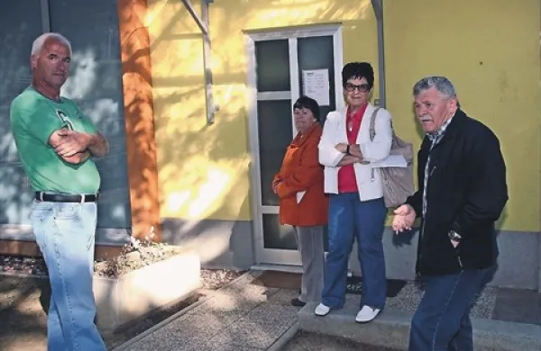 Vso zimo so zmrzovali, vrnili pa so jim le drobiž