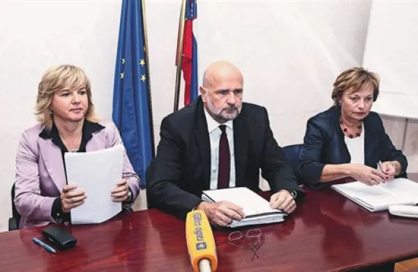 Z leve: začasna predsednica koprskega okrožnega sodišča Darja Srabotič, predsednik vrhovnega sodišča Branko Masleša in predsednica koprskega višjega sodišča Jožica Velkaverh