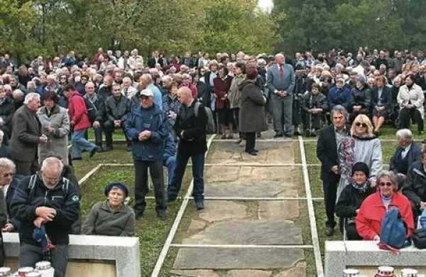 V Spominskem parku Teharje bo danes  spominska slovesnost za žrtve medvojnega in povojnega nasilja, ki jo pripravljata Nova slovenska zaveza in župnija Teharje