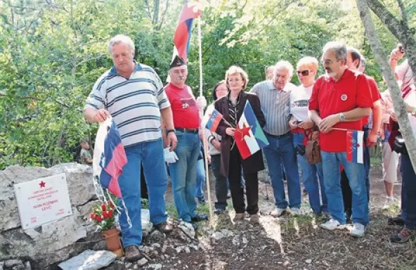 Odkrili spominsko obeležje komandantu