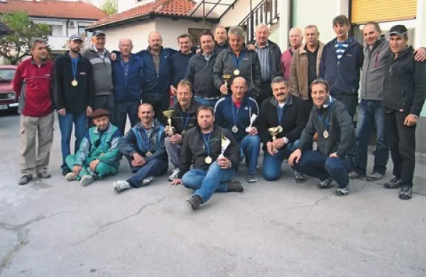 &Scaron;esti turnir ob va&scaron;kem shodu ekipi Klemen