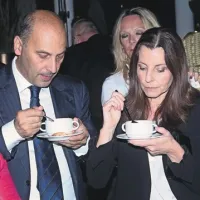 V Portorož sta  prišla tudi direktor Postojnske jame Marjan Batagelj s soprogo Katjo Dolenc Batagelj
