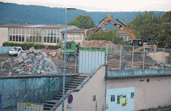 Starega  doma ni več