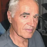 Vladimir Kozorog: “Objekt smo poskušali  povezati z ostalim prostorom. Upoštevali smo bodoči poletni oder v parku, povezavo s knjižnico, videli smo  bodoče parkirišče na Brajdi. V  prostor je bilo treba umestiti gostinski lokal ...”