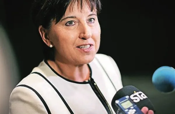 Opozicijska NSi, ki je napovedala interpelacijo zoper notranjega ministra Gregorja Viranta, bo za podpise SDS in SLS morala v predlogu marsikaj spremeniti