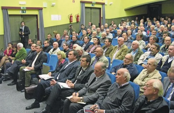Veliko zanimanje za posvet  v Hrpeljah