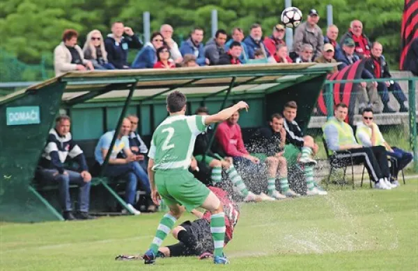 Dvoboj med Adrio in Tolminom v Mirnu je tako kot ob koncu pretekle sezone zaznamovalo razmočeno igrišče 