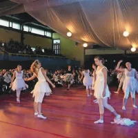 Plesalke so navdušile polno  telovadnico šolskega centra