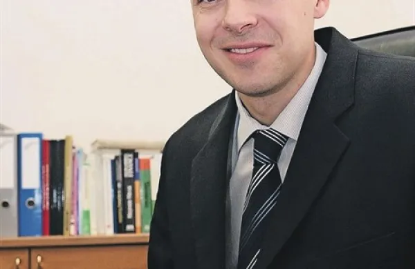 “Mislim, da bomo dobili nazaj pozitiven odziv, ko bodo to natančno pregledali in preučili,” je povedal danes finančni minister Uroš Čufer