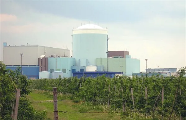 V Upravi za jedrsko varnost zagotavljajo, da poškodbe na gorivnih palicah, ki so jih odkrili pri remontu Nuklearne elektrarne Krško,  niso v nikakršni obliki vplivale na varnost nuklearke in niso povzročile nobenih škodljivih izpustov