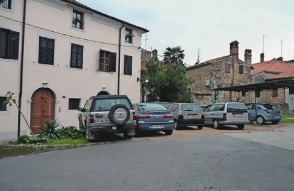 Ekolo&scaron;kega otoka v Ulici Agrarne reforme ne bo