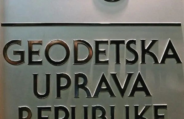 V registru nepremičnin pri Geodetski upravi RS (Gurs) je bilo v ponedeljek, ko so bile objavljene indeksirane vrednosti nepremičnin, opravljenih več kot dva milijona baznih poizvedb