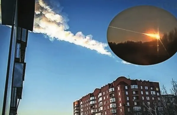 Ruski potapljači so v sredo iz jezera na območju Urala potegnili več kot pol tone težek kos meteorita, za katerega sumijo, da je bil del meteorita, ki je februarja eksplodiral nad rusko pokrajino Čeljabinsk