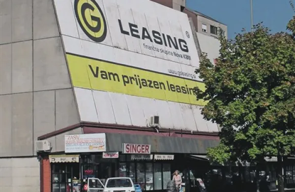 Občina se lahko vpiše kot lastnica parkirne hiše, ne more pa z njo razpolagati, saj ima stavbno pravico Go  Leasing. Zdaj se dogovarjajo, kako odpraviti zagato ...