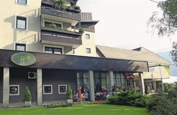Pričakovati je, da se bodo tudi Rusi pred vlaganjem v bovški hotel pozanimali o usodi tamkajšnjega smučišča   