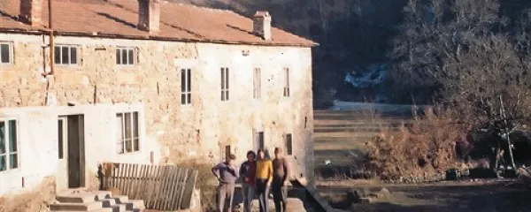 Družina Možina je obnovila porušeno domačijo, kjer se je zgodil pokol. Dolino je kasneje zapolnilo  akumulacijsko jezero Mola, ki ga danes obiskujejo ribiči in sprehajalci.  