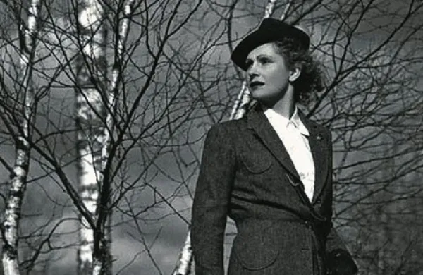 Nora Gregor v filmu Pravilo igre Jeana Renoira. Asistent režije je bil  slavni Henri Cartier - Bresson
