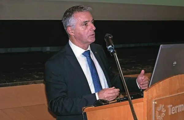 Minister za zdravje Tomaž Gantar je danes udeležencem 16. jesenskega srečanja članov Društva ekonomistov v zdravstvu v Zrečah predstavil načrtovane spremembe zdravstvene zakonodaje