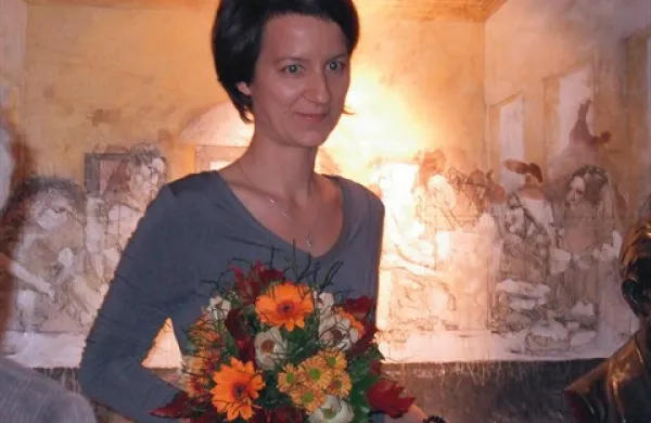     Jenkovo nagrado za najboljšo pesniško zbirko zadnjih dveh let  je letos prejela pesnica Kristina Hočevar za zbirko Na zobeh aluminij, na ustnicah kreda