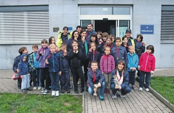 Mladi člani in mentorji Prostovoljnega gasilskega društva Štjak so se udeležili regijskega gasilskega tekmovanja gasilske mladine v Ilirski Bistrici