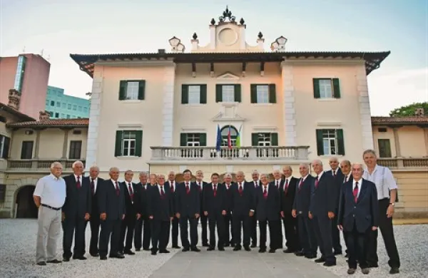 Moški pevski zbor Šempeter pri Gorici zastopal Severnoprimorsko regijo na srečanju upokojenskih pevskih zborov Slovenije