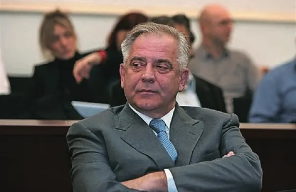 Nekdanji hrvaški premier in predsednik HDZ Ivo Sanader je danes sklenil svojo obrambo v korupcijskem primeru Fimi-media, ki poteka na sodišču v Zagrebu