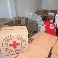 Vse več ljudi zaradi pomanjkanja brez paketov živeža humanitarnih organizacij ne more več preživeti 