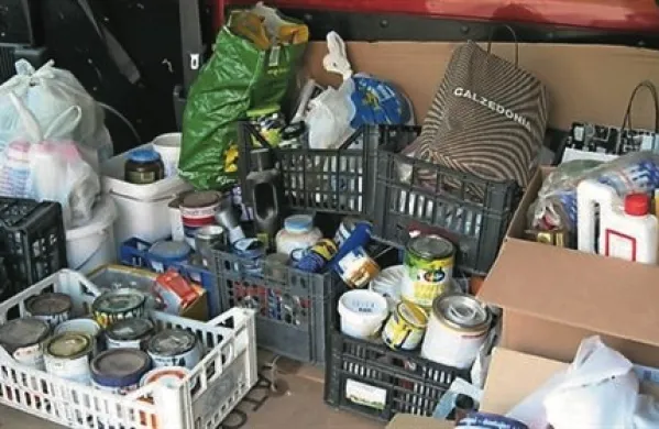 Med nevarne odpadke sodijo stara zdravila in kozmetika, uporabljeno jedilno olje, odslužena svetila, razne kemikalije, barve, laki, topila in podobni odpadki