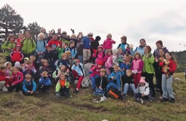 Mladi planinci so se odpravili na Žabnik