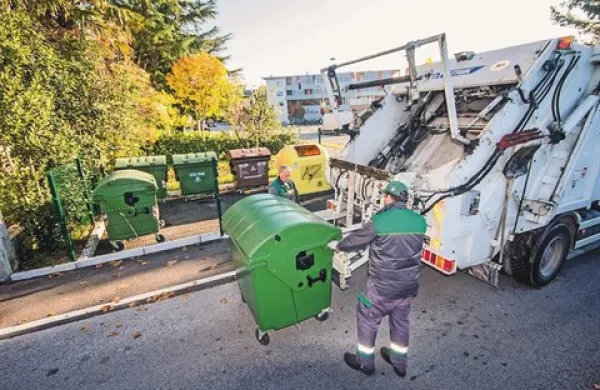 V Brdih so rekli “ne” podražitvi, zato se cene ravnanja z odpadki ne morejo dvigniti v nobeni od šestih  občin. V Komunali opozarjajo, da jih to lahko spravi v težave in da po skrajnem scenariju ne bodo več tako redno odvažali smeti.  