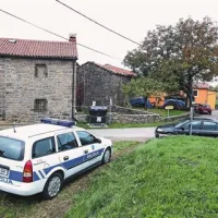 Vas v koprskem zaledju je bila še včeraj polna policistov