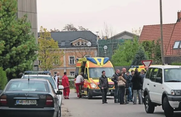 Na prizorišče streljanja so prihiteli tudi reševalci, vendar niso mogli več pomagati 