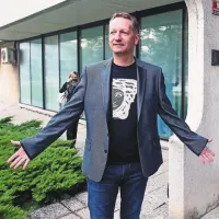 Boris Popovič: “Mislim, da nisem vozil 130 na uro, sem pa prepričan, da nisem vozil 60, kolikor znaša omejitev, ker se mi to zdi neumno. Tam bi zlahka vozili sto na uro.” 