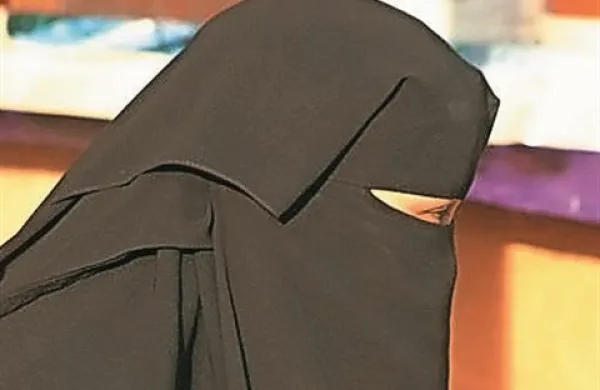 V znak postopnega odpravljanja omejitev za ženske v Savdski Arabiji  so oblasti v začetku maja tudi dovolile, da se dekleta na zasebnih šolah smejo ukvarjati s športom