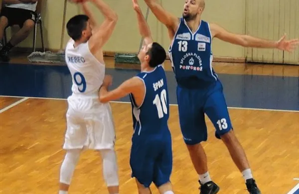 Matic Rebec, primorski član Heliosa,  se je tudi vpisal med strelce