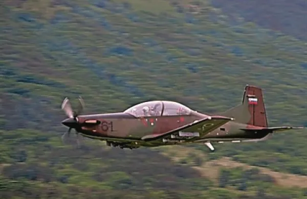Piloti 152. letalske eskadrilje Slovenske vojske bodo na osrednjem vadišču na Počku danes začeli  redno usposabljanje s pilatusi
