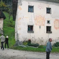 Etnološka domačija je od leta 1968 zaščitena kot prvovrsten spomenik. Če bo šlo vse po načrtu, bodo spomladi najprej restavrirali freske, nato stene in okna. 