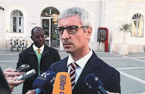 Ministra Jerneja Pikala je včeraj sprejel tudi piranski župan Peter Bossman