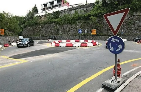 Malo po 3. uri zjutraj so policiste obvestili, da je v Portorožu nekdo padel iz vozila