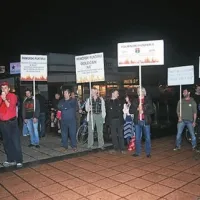 V Kopru le pe&scaron;čica protestnikov