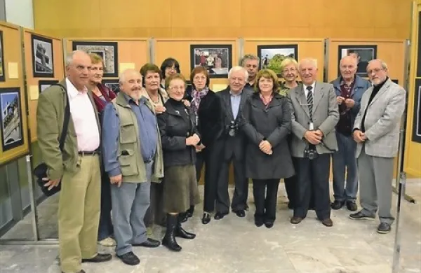 Skupina Primorskih škljocarjev, ki deluje v Pokrajinski zvezi Društva upokojencev za severno Primorsko,  se tokrat odločila, da Goče predstavi kot zgodbe s fotografijami