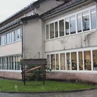 V pritličju črnovrške šole je ob preobremenjeni igralnici še več učilnic, v katerih ne vedo, s koliko radona so obsevane