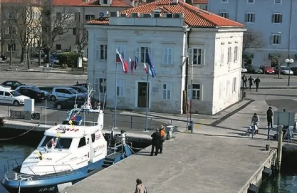 Vlada je na današnji seji imenovala  Jadrana Klinca na položaj direktorja Uprave  za pomorstvo 