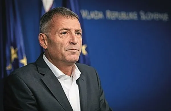 Novela insolvenčnega zakona, katere predlog je danes potrdila vlada, bo omogočila hitro in učinkovito sistemsko razdolžitev podjetij, ocenjuje pravosodni minister Senko Pličani