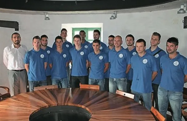 Odbojkarji Salonita Anhovo so v Kranju premagali Astec Triglav s 3:0