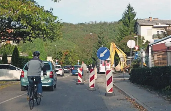 Novo podobo bo dobil tudi prostor pred šempetrsko pošto